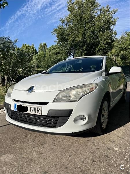 Blanco Usado 2010 Renault Mégane III Berlina | 5290 € (Precio justo) - Imagen 1/4
