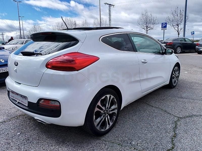 Usado Kia ProCeed 128 CV (94 kW) 2014 Blanco Utilitario