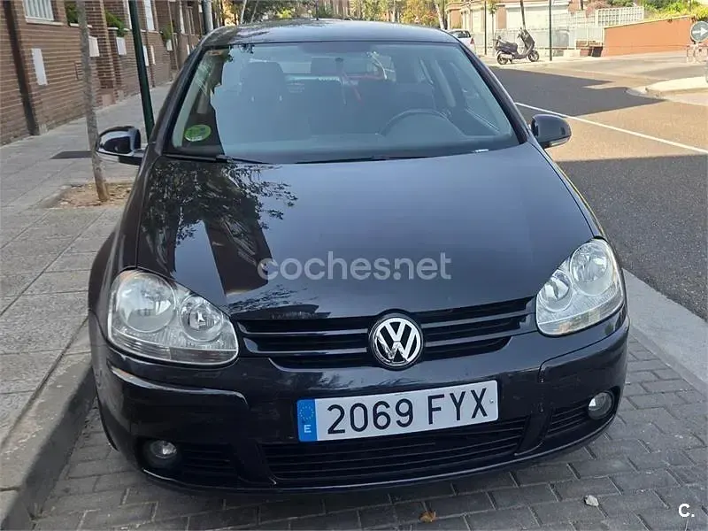 Usado VW Golf V Trendline 102 CV (75 kW) 2007 Negro Berlina