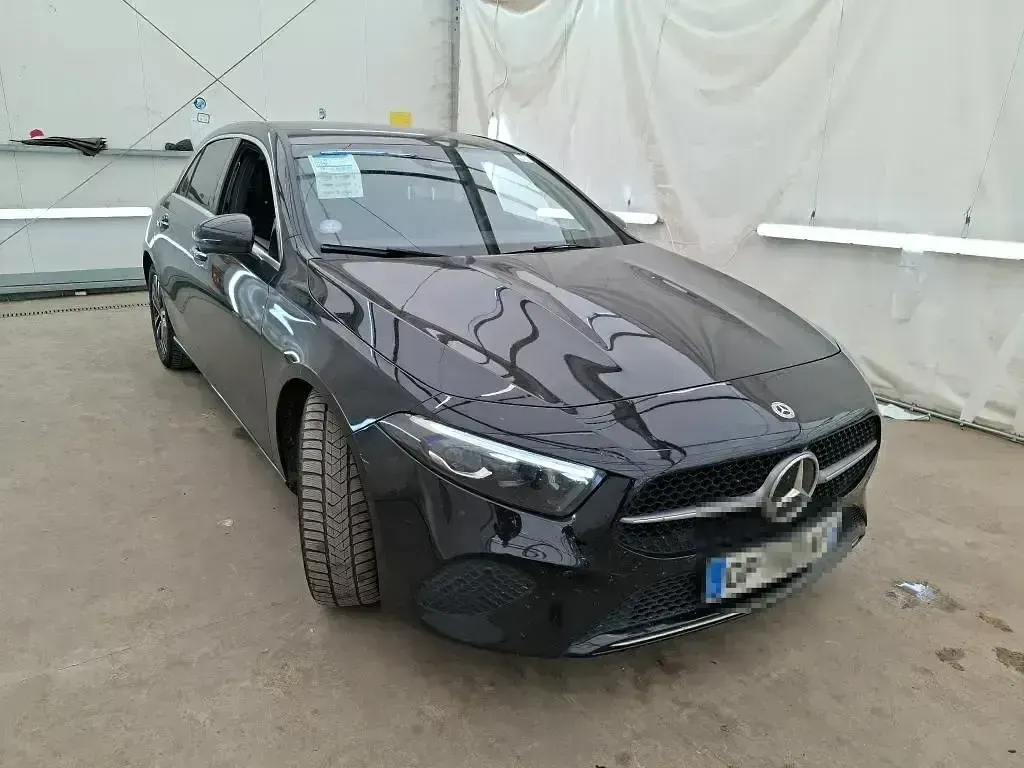 Usado Mercedes A200 163 CV (119 kW) 2023 Negro Utilitario