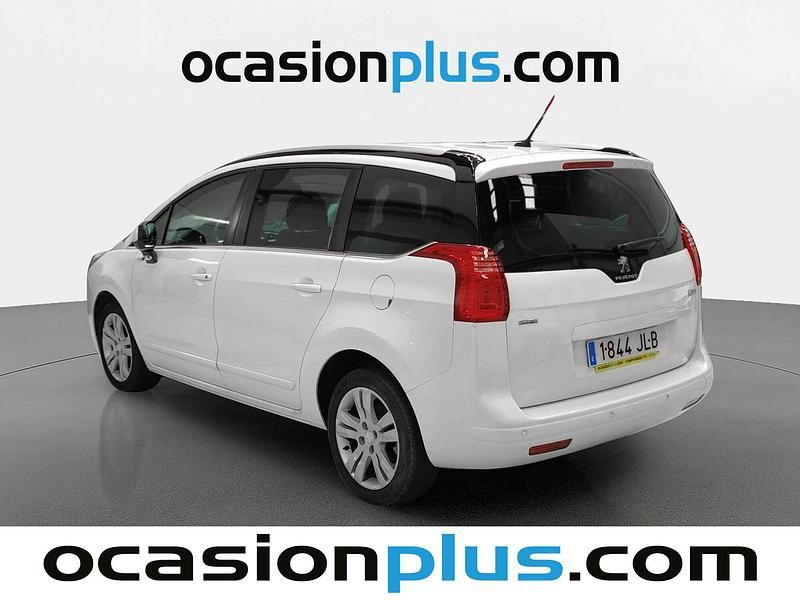 Usado Peugeot 5008 Style 120 CV (88 kW) 2016 Blanco Monovolumen