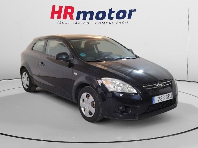 Negro Usado 2009 Kia Ceed Active Berlina | 6210 € (Precio justo) - Imagen 1/4