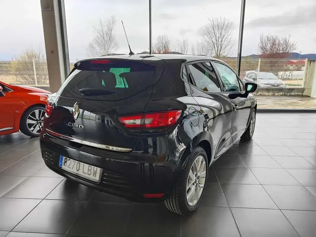 Usado Renault Clio Intens 101 CV (74 kW) 2019 Negro Utilitario