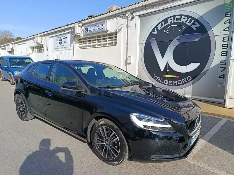 Usado Volvo V40 120 CV (88 kW) 2018 Negro Berlina