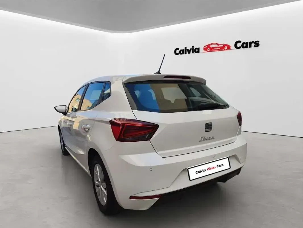 Usado Seat Ibiza Style 110 CV (80 kW) 2022 Blanco Utilitario