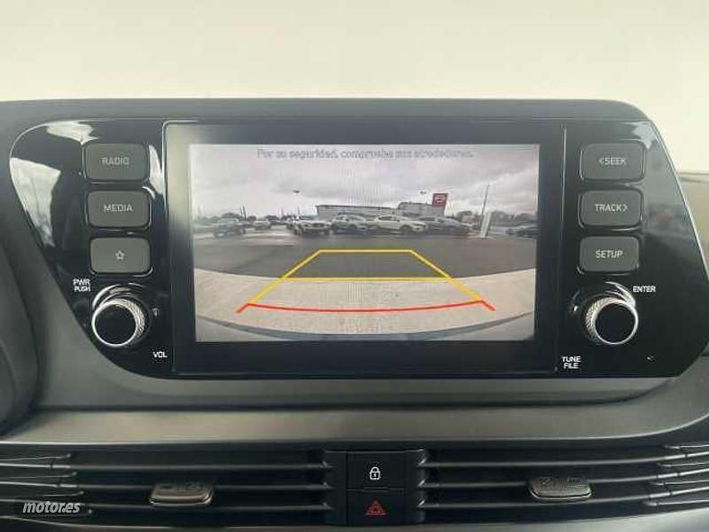 Usado Hyundai i20 99 CV (72 kW) 2023 Angrove green Utilitario