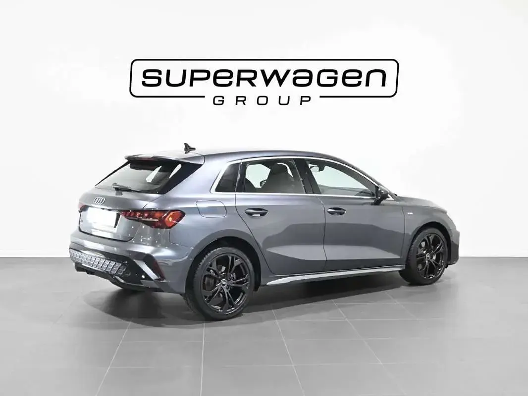 Usado Audi A3 Sportback e-tron Comfort 204 CV (150 kW) 2025 Gris Utilitario