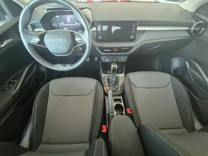Usado Skoda Fabia Selection 115 CV (84 kW) 2025 Gris Utilitario