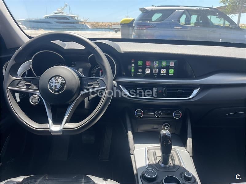 Usado Alfa Romeo Stelvio Super 210 CV (154 kW) 2017 Rojo SUV