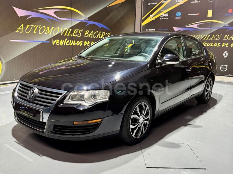 Negro Usado 2007 VW Passat Advance Berlina | 5450 € (Precio justo) - Imagen 1/4
