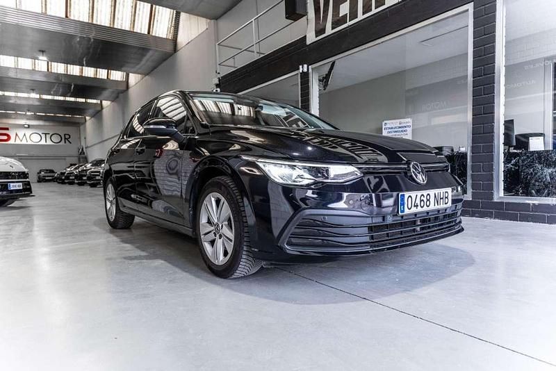 Usado VW Golf VIII 116 CV (85 kW) 2021 Negro Utilitario