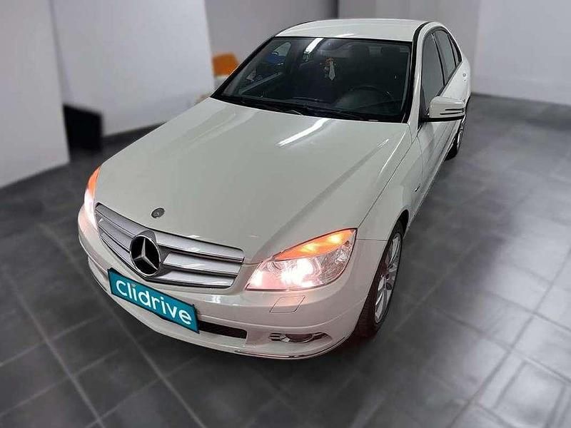 Usado Mercedes C220 Avantgarde 170 CV (125 kW) 2009 Blanco Berlina