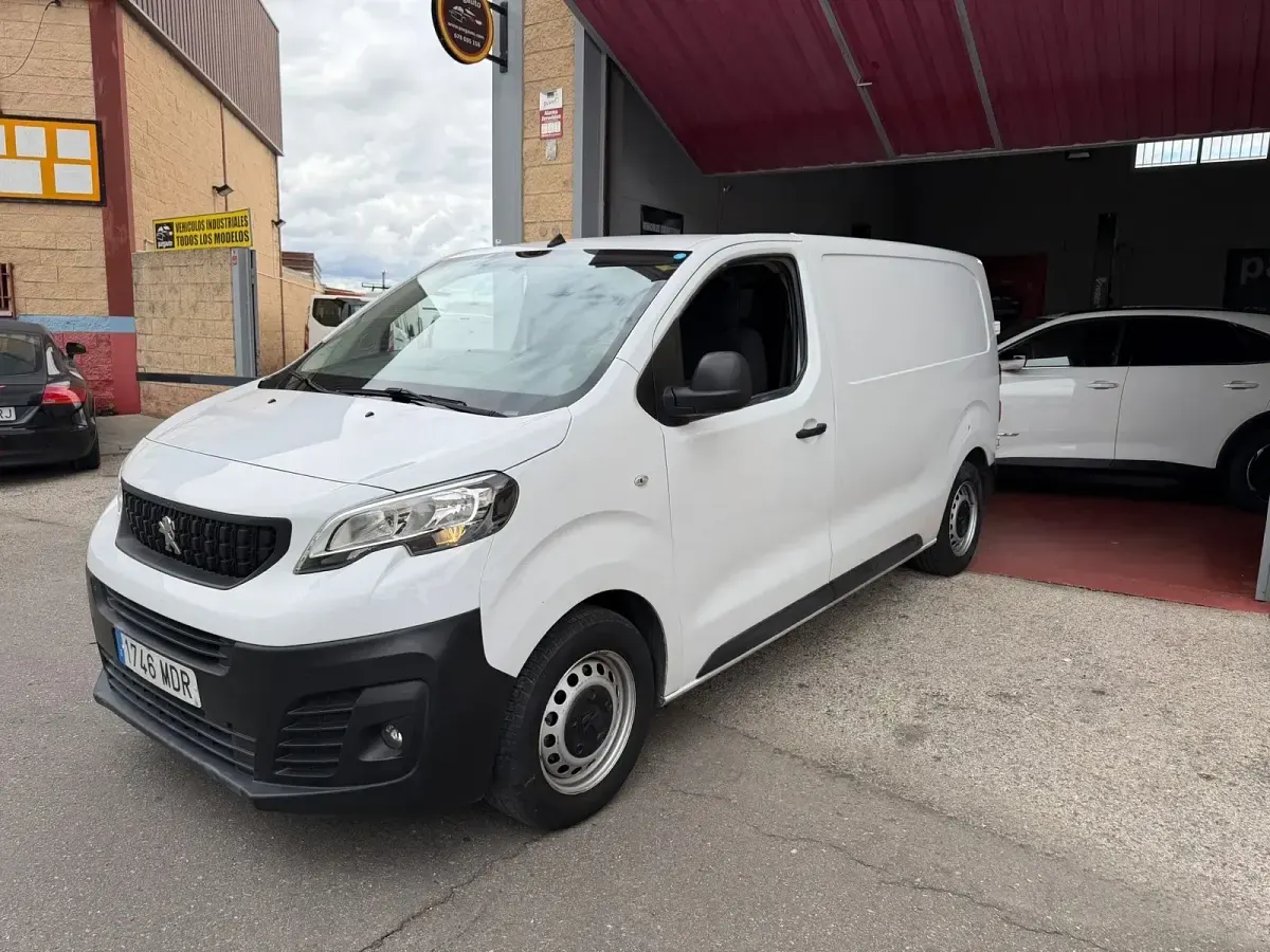Usado Peugeot Expert S 102 CV (75 kW) 2023 Blanco Van