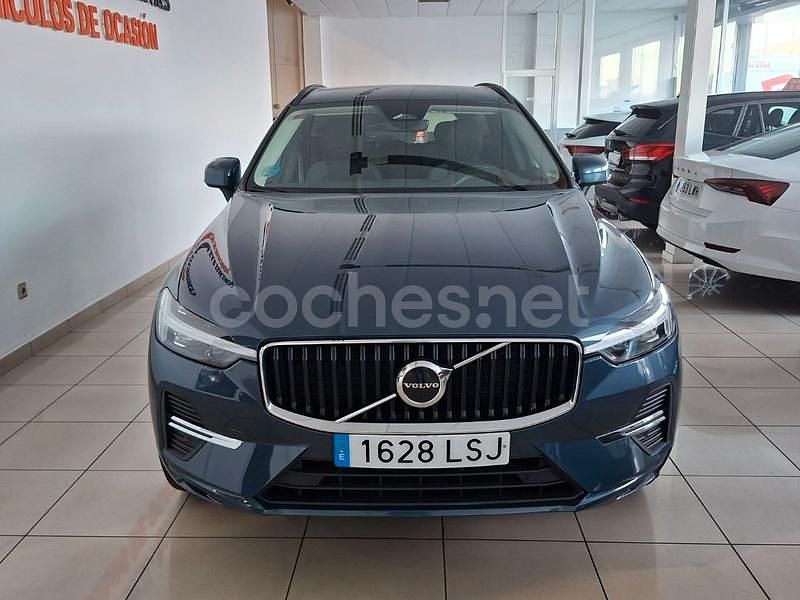 Usado Volvo XC60 Momentum 197 CV (144 kW) 2021 Gris / plata SUV