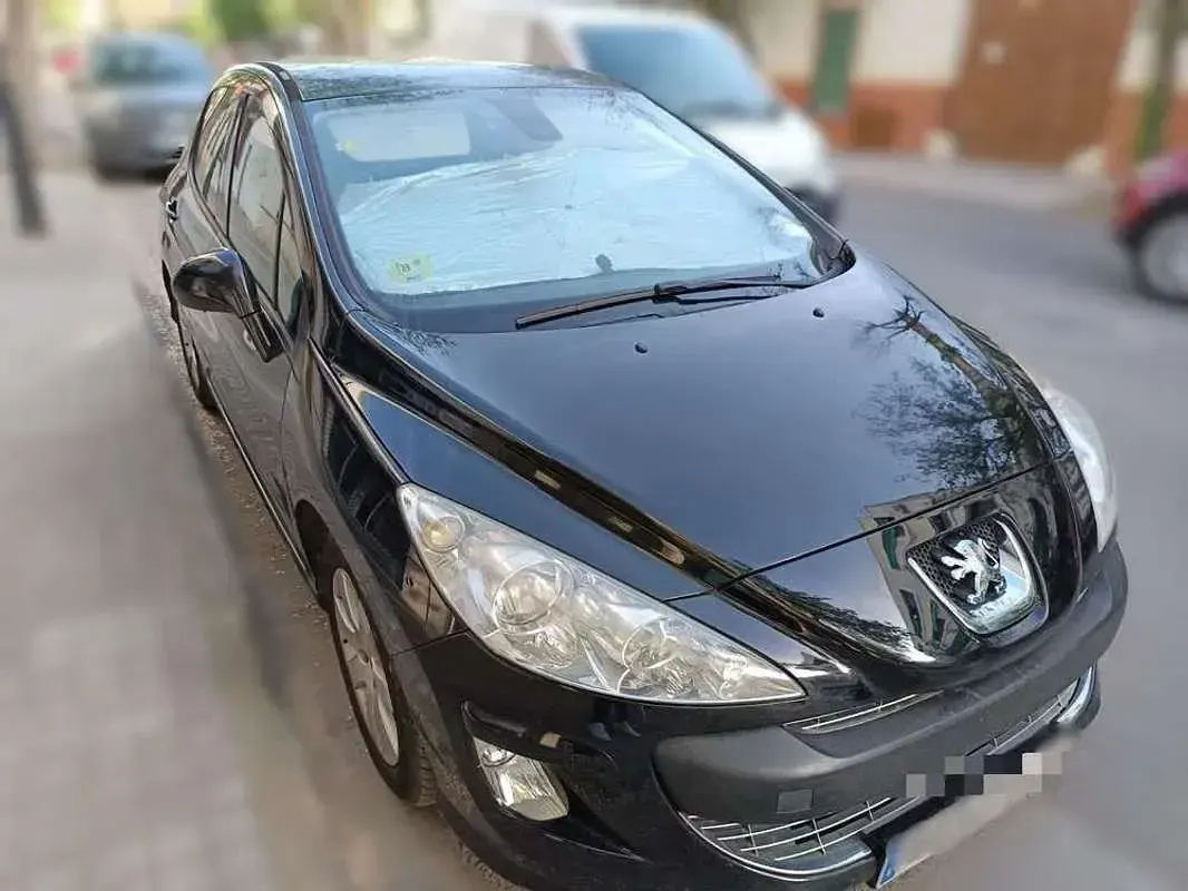 Usado Peugeot 308 Premium 109 CV (80 kW) 2010 Negro Utilitario