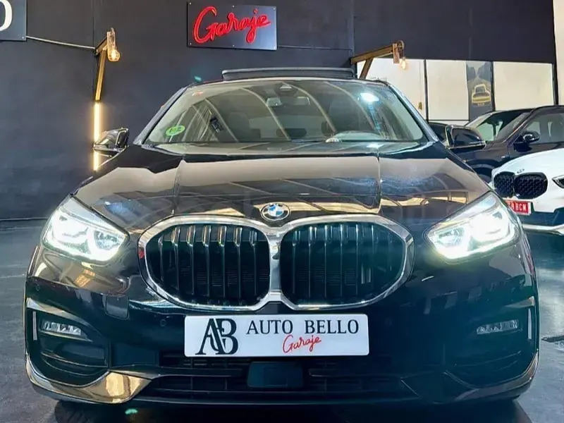 Usado BMW 118 Comfort Edition 136 CV (100 kW) 2021 Negro Utilitario