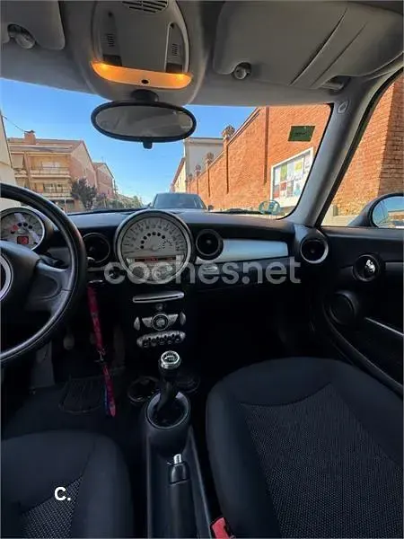 Usado Mini ONE 90 CV (66 kW) 2007 Rojo Utilitario
