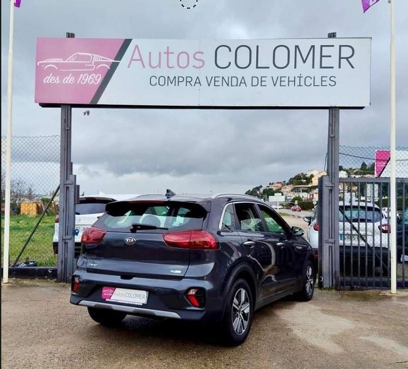 Usado Kia Niro 141 CV (103 kW) 2021 Gris SUV