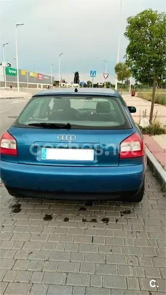 Usado Audi A3 Ambition 125 CV (91 kW) 2001 Azul Utilitario