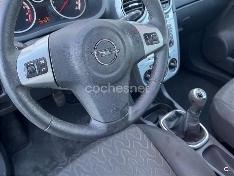 Usado Opel Corsa Selective 85 CV (62 kW) 2014 Negro Utilitario