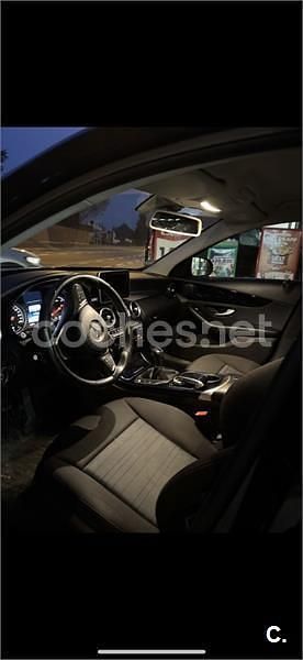 Usado Mercedes C220 170 CV (125 kW) 2014 Azul Familiar