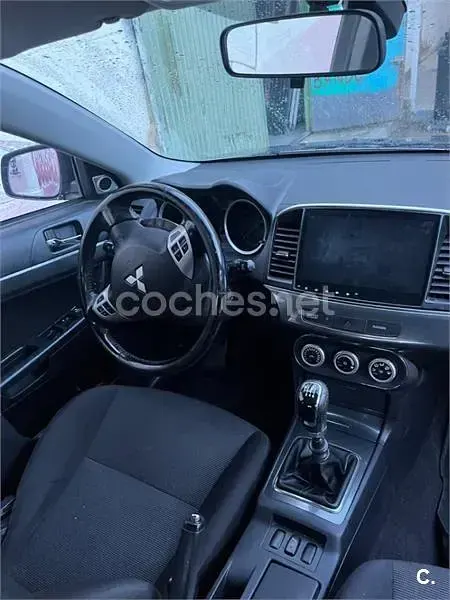 Usado Mitsubishi Lancer Sportback Invite 140 CV (102 kW) 2009 Gris / plata Berlina