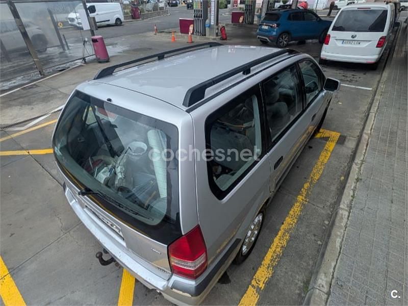 Usado Mitsubishi Space Wagon 150 CV (110 kW) 1999 Gris / plata Monovolumen
