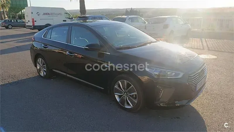 Usado Hyundai Ioniq Style 141 CV (103 kW) 2017 Negro Utilitario