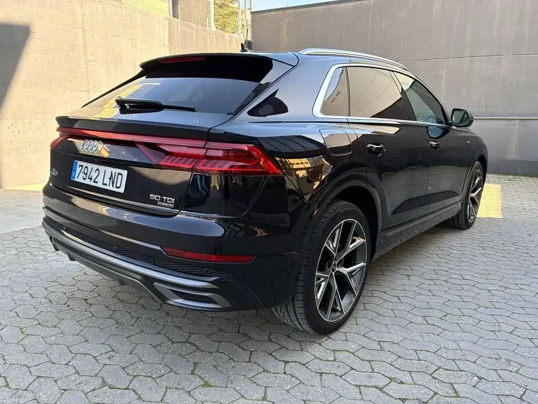 Usado Audi Q8 S-line plus 286 CV (210 kW) 2021 Negro SUV