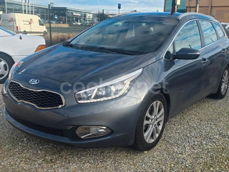 Gris / plata Usado 2013 Kia Ceed Utilitario | 7900 € - Imagen 1/4
