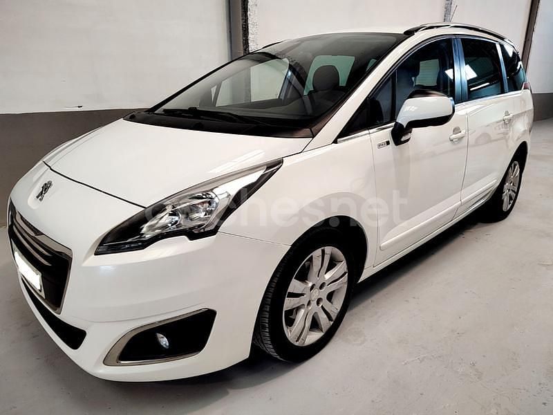 Blanco Usado 2014 Peugeot 5008 Style Monovolumen | 7990 € (Precio justo) - Imagen 1/4