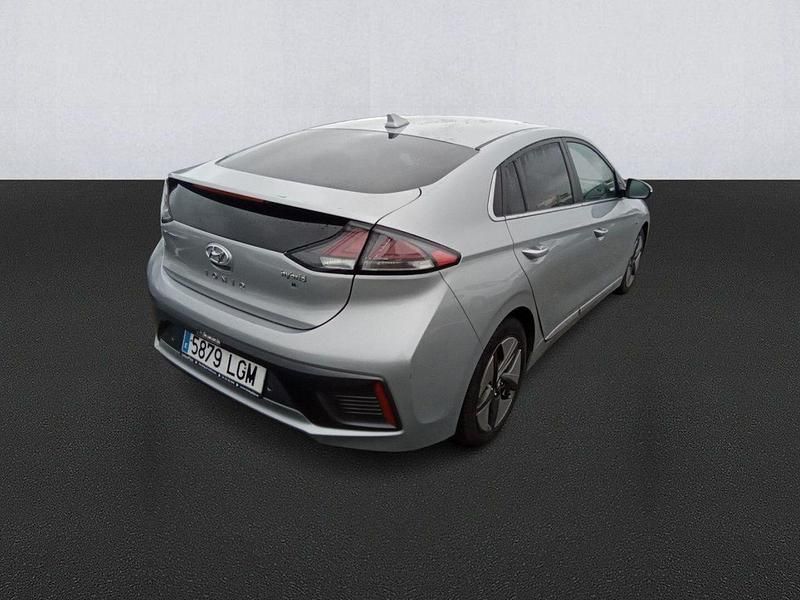 Usado Hyundai Ioniq 141 CV (103 kW) 2020 Gris plata Utilitario