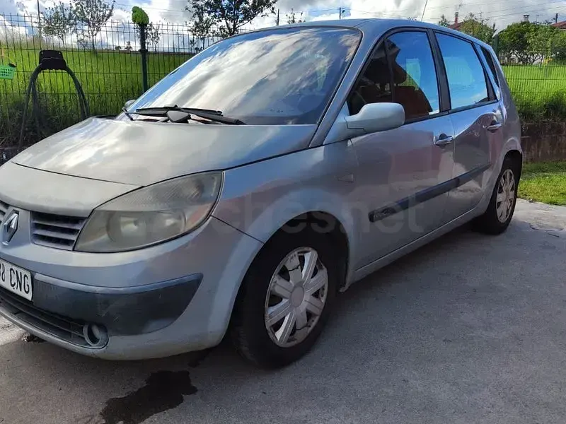 Usado Renault Scénic Dynamique 120 CV (88 kW) 2003 Gris / plata Monovolumen