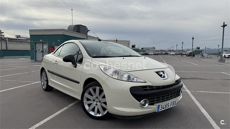 Usado Peugeot 207 CC Sport 150 CV (110 kW) 2007 Beige Descapotable
