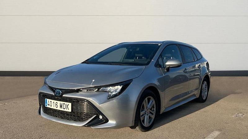 Usado Toyota Corolla Active 122 CV (89 kW) 2023 Plata Familiar