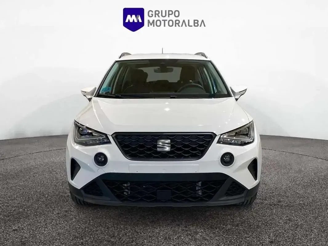 Usado Seat Arona Style 110 CV (80 kW) 2024 Blanco SUV