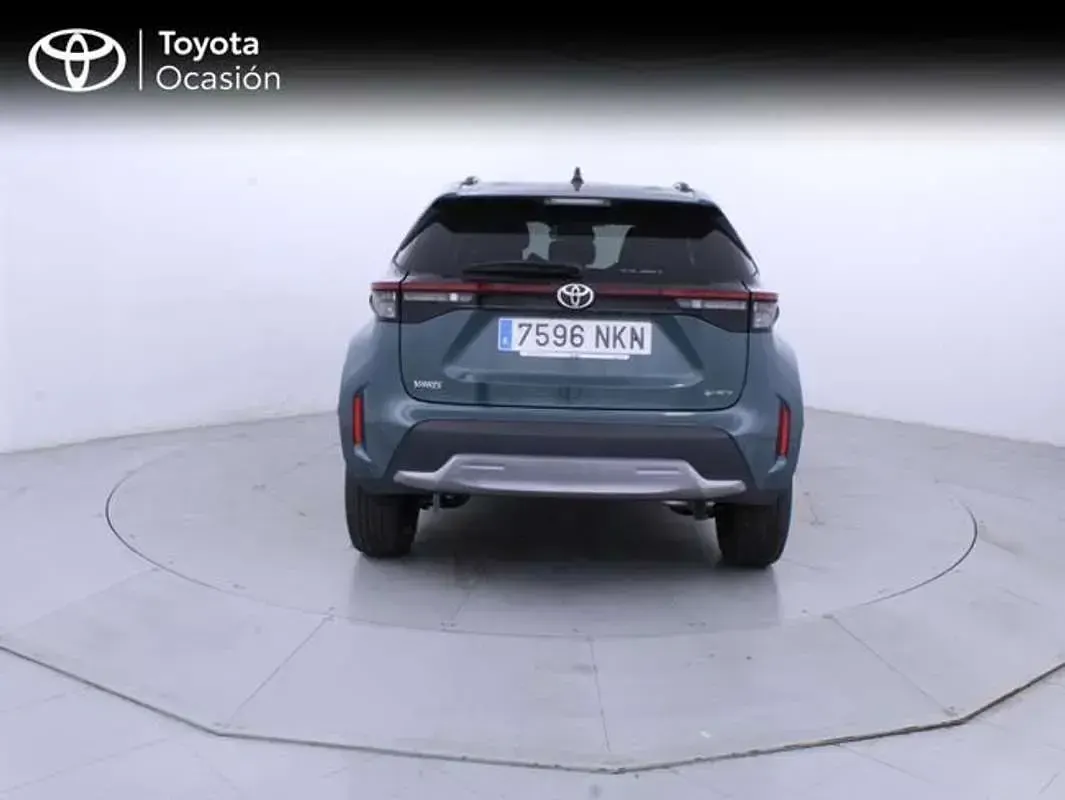 Nuevo Toyota Yaris Cross Style 132 CV (97 kW) 2026 Verde SUV