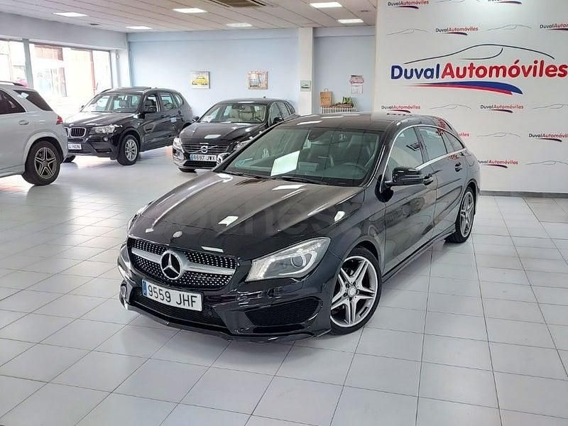 Usado Mercedes CLA200 Shooting Brake AMG line 136 CV (100 kW) 2015 Negro Familiar