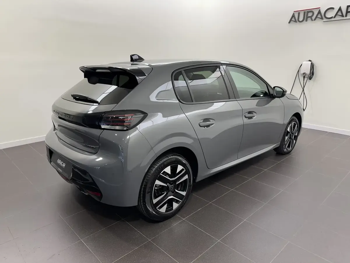 Nuevo Peugeot 208 Allure 110 CV (80 kW) 2026 Gris Utilitario