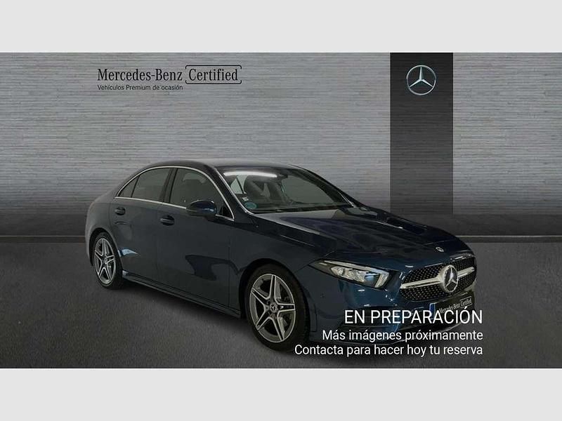 Occasion Mercedes 260 101 PK (74 kW) 2023 Blauw Sedan