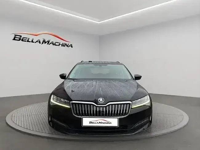Usado Skoda Superb Ambition 122 CV (89 kW) 2021 Negro Familiar