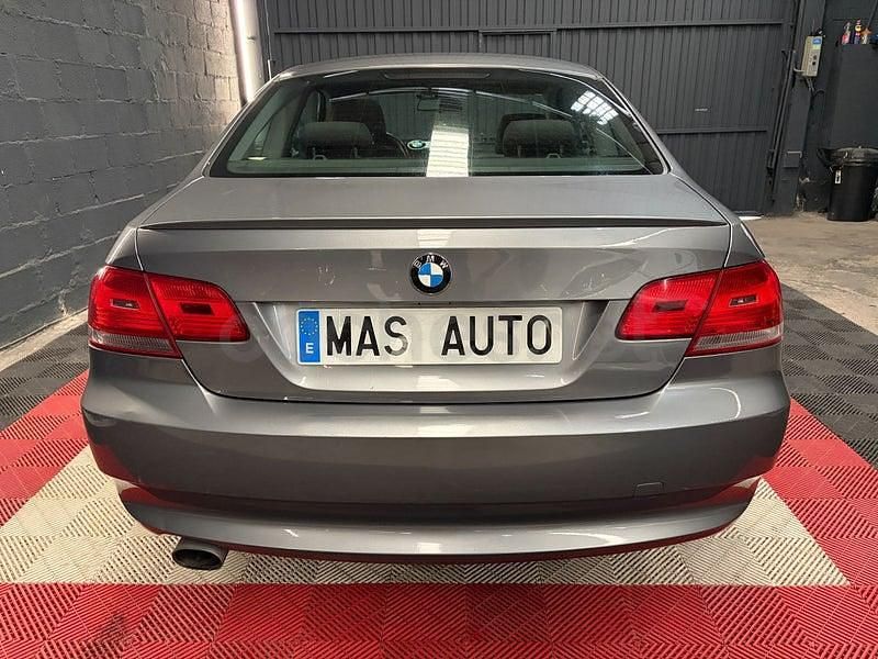 Usado BMW 320 177 CV (130 kW) 2009 Gris / plata Coupe