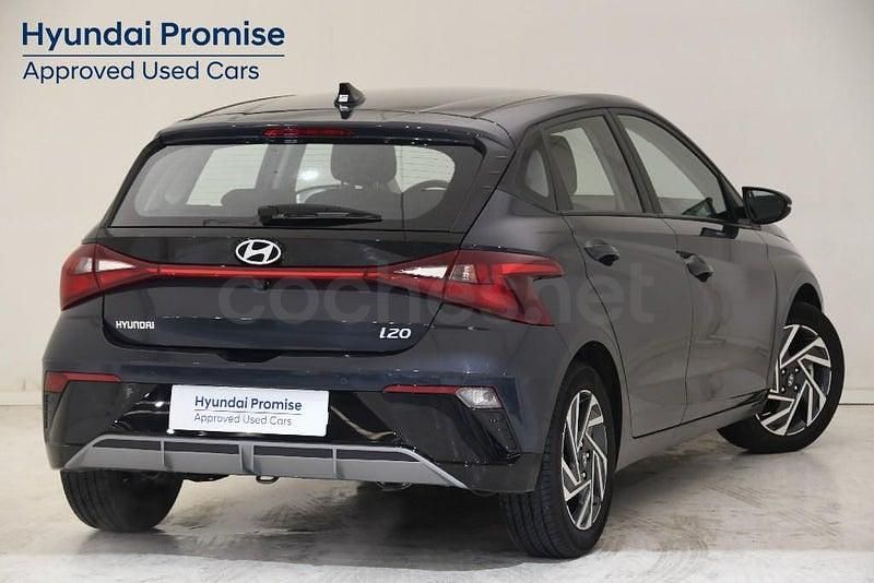 Usado Hyundai i20 100 CV (73 kW) 2025 Gris / plata Utilitario