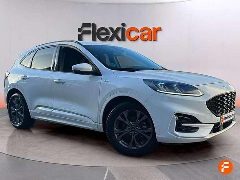 Usado Ford Kuga ST-Line 150 CV (110 kW) 2022 Blanco SUV