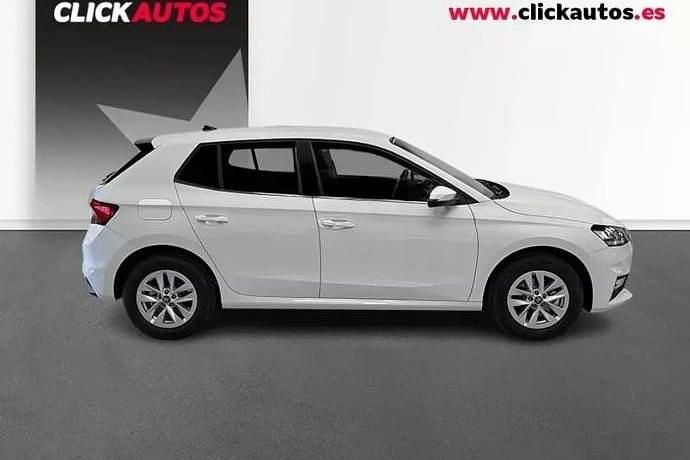 Usado Skoda Fabia Selection 115 CV (84 kW) 2025 Plata Utilitario