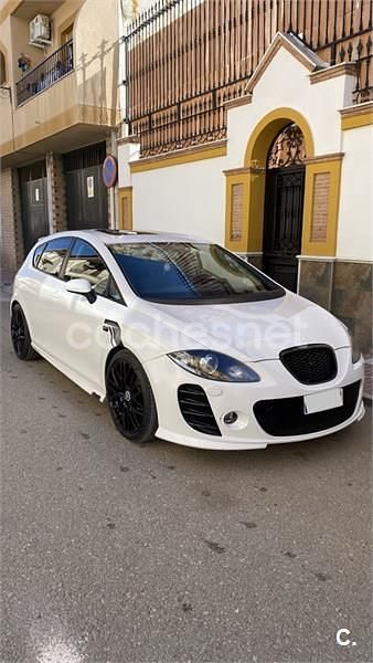 Usado Seat Leon Sport 105 CV (77 kW) 2008 Blanco Berlina