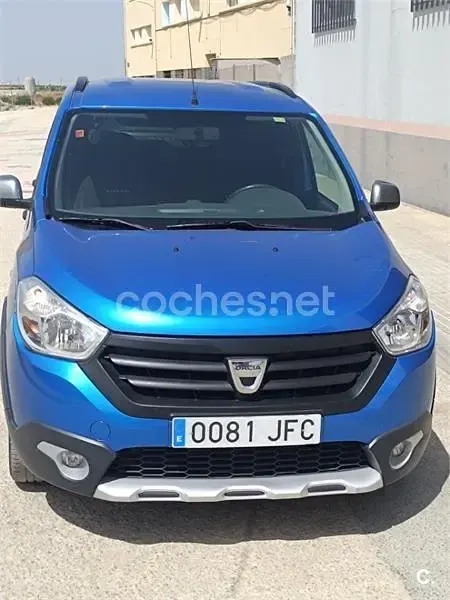 Usado Dacia Lodgy Stepway 107 CV (78 kW) 2015 Azul Monovolumen