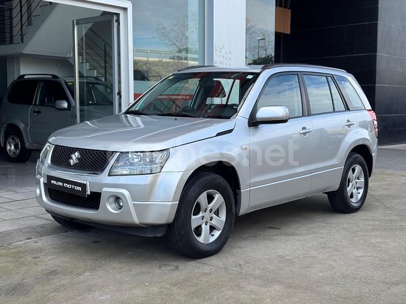 Usado Suzuki Grand Vitara 140 CV (102 kW) 2007 Gris / plata SUV