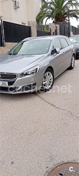 Usado Peugeot 508 SW Active 120 CV (88 kW) 2017 Gris / plata Familiar