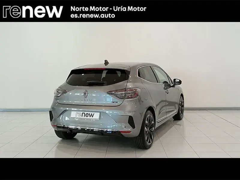 Usado Renault Clio V Techno 145 CV (106 kW) 2025 Gris / plata Berlina